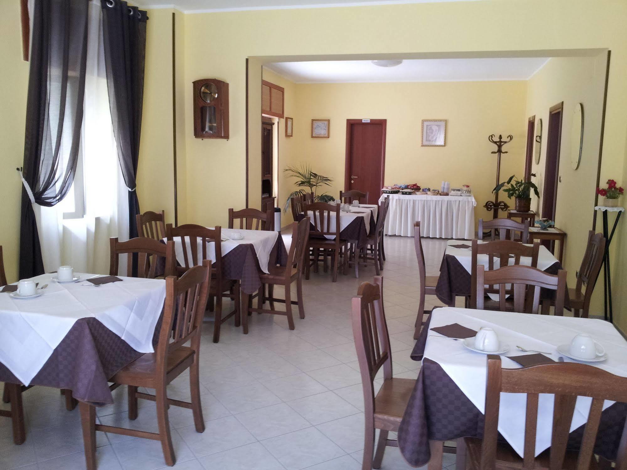 Holiday B&B Vico Del Gargano Luaran gambar