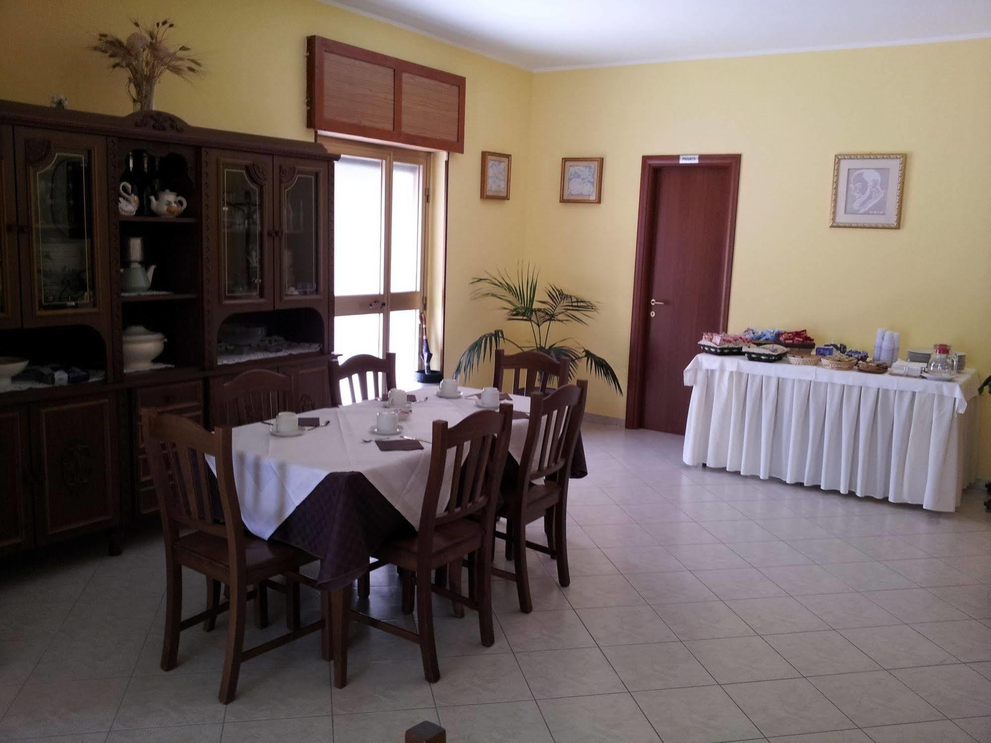 Holiday B&B Vico Del Gargano Luaran gambar